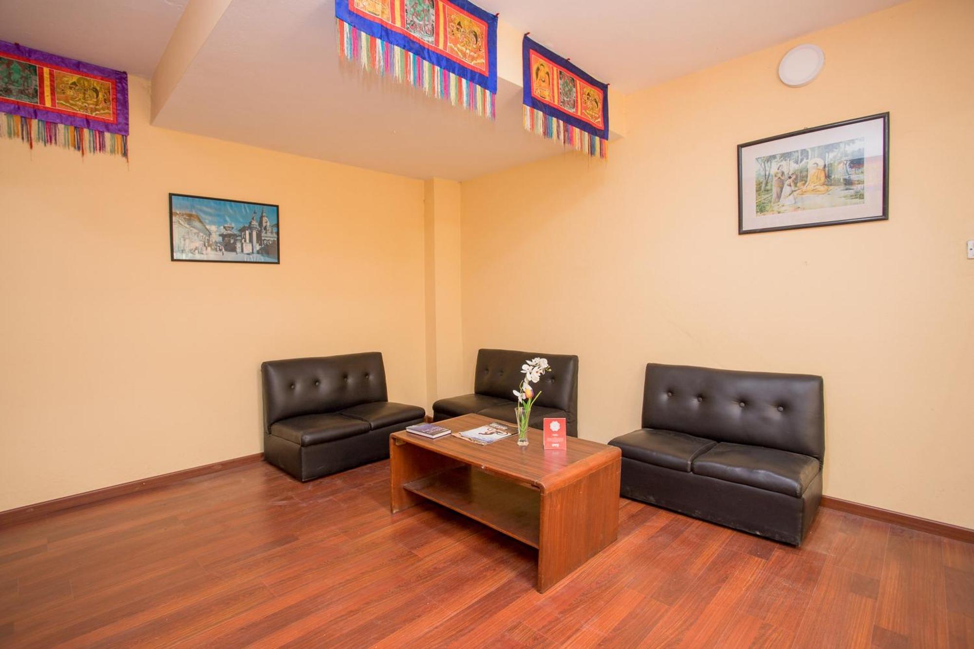 Oyo 135 Lost Garden Apartment And Guest House Katmandu Eksteriør billede
